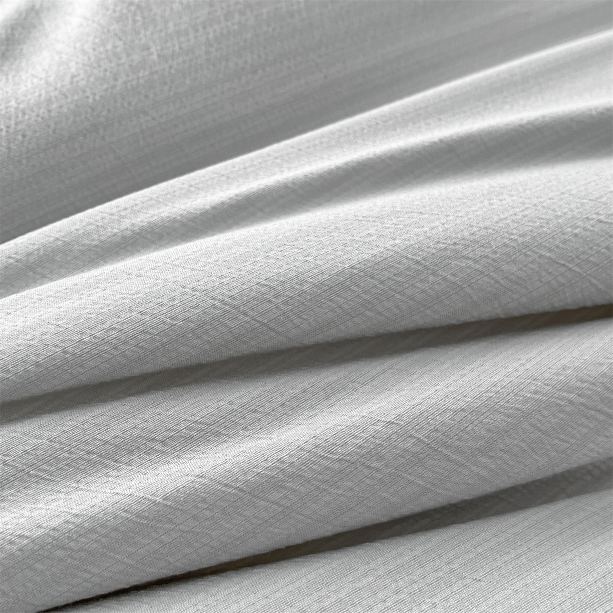 91家纺网 家纺一手货源 找家纺 宝士康家纺 2025新品 10A抗菌尤里绣花冬被被芯 外贸/跨境 尤里-浅灰