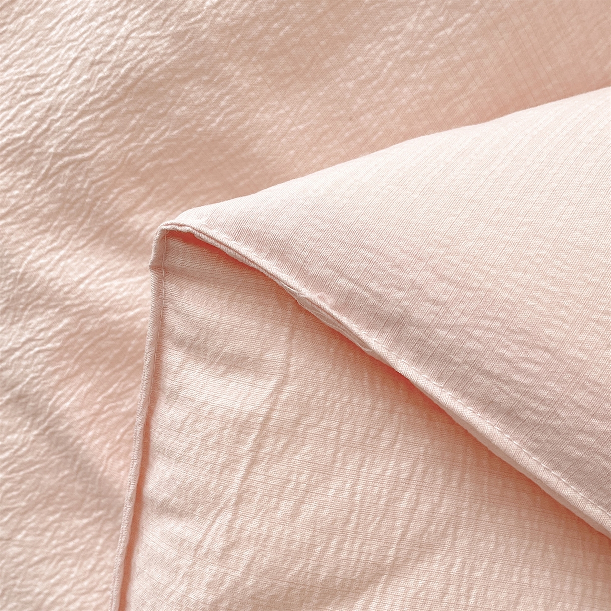 91家纺网 家纺一手货源 找家纺 宝士康家纺 2025新品 10A抗菌尤里绣花冬被被芯 外贸/跨境 尤里-粉色