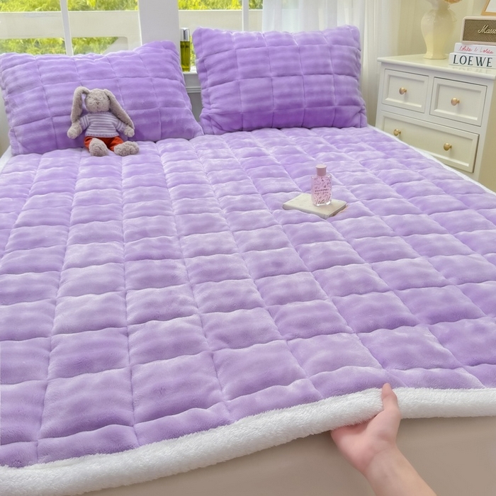 91家纺网 家纺一手货源 找家纺 （总）麒东家纺 2025新款泡泡绒纯色夹棉床垫