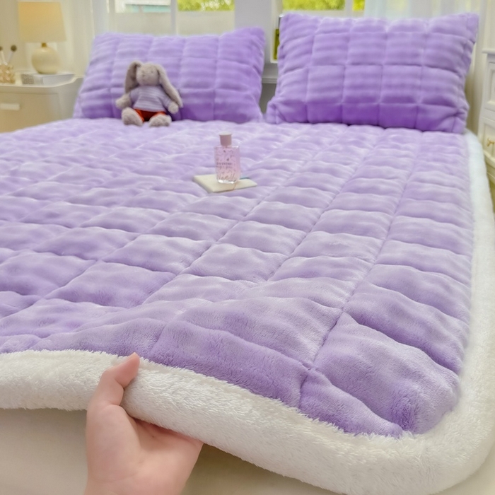 91家纺网 家纺一手货源 找家纺 （总）麒东家纺 2025新款泡泡绒纯色夹棉床垫