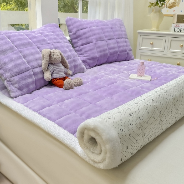 91家纺网 家纺一手货源 找家纺 （总）麒东家纺 2025新款泡泡绒纯色夹棉床垫