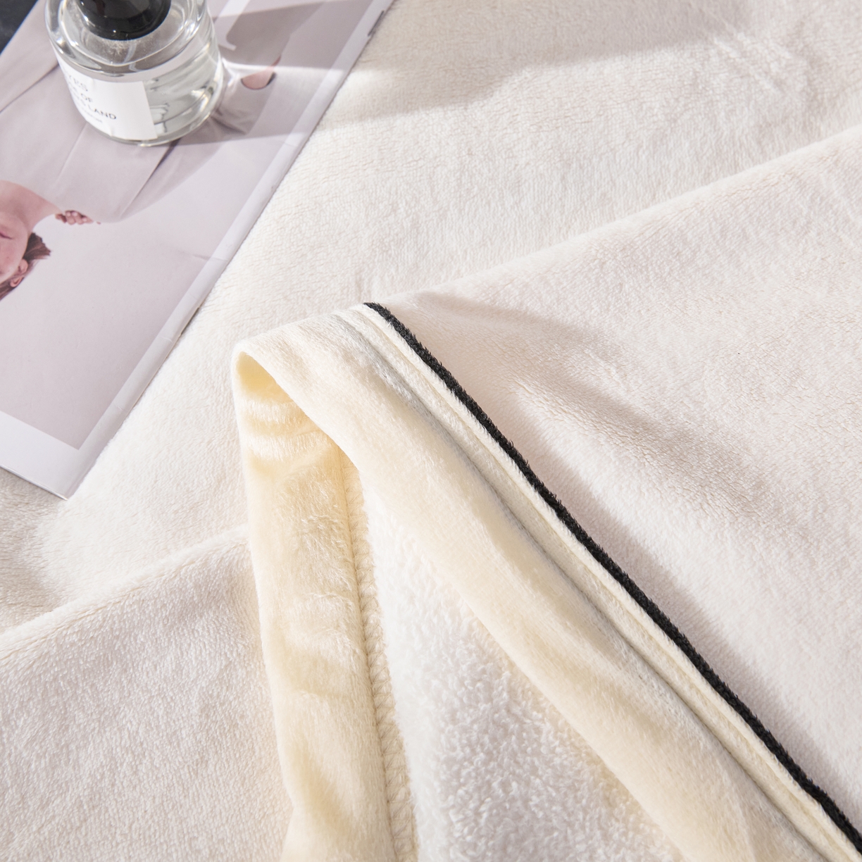 91家纺网 家纺一手货源 找家纺 馨米莱家纺 2025新款全消光牛奶绒毛毯 本白