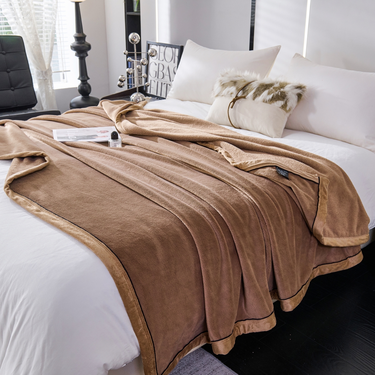 91家纺网 家纺一手货源 找家纺 馨米莱家纺 2025新款全消光牛奶绒毛毯 深咖