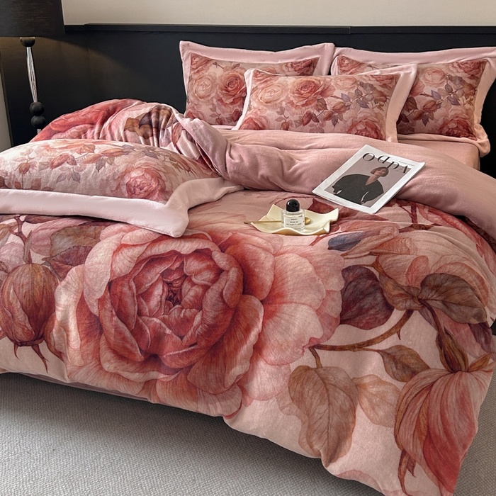 91家纺网 家纺一手货源 找家纺 （总）诺梵家纺 2025新款暗合大版数码印花四件套