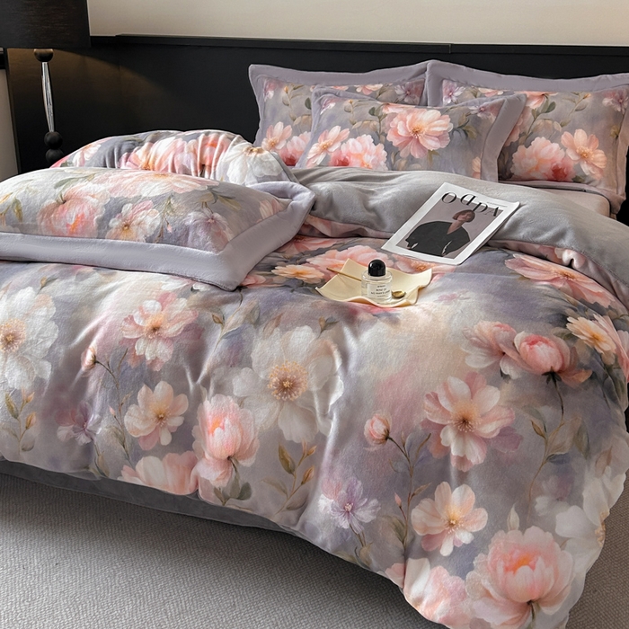 91家纺网 家纺一手货源 找家纺 （总）诺梵家纺 2025新款暗合大版数码印花四件套