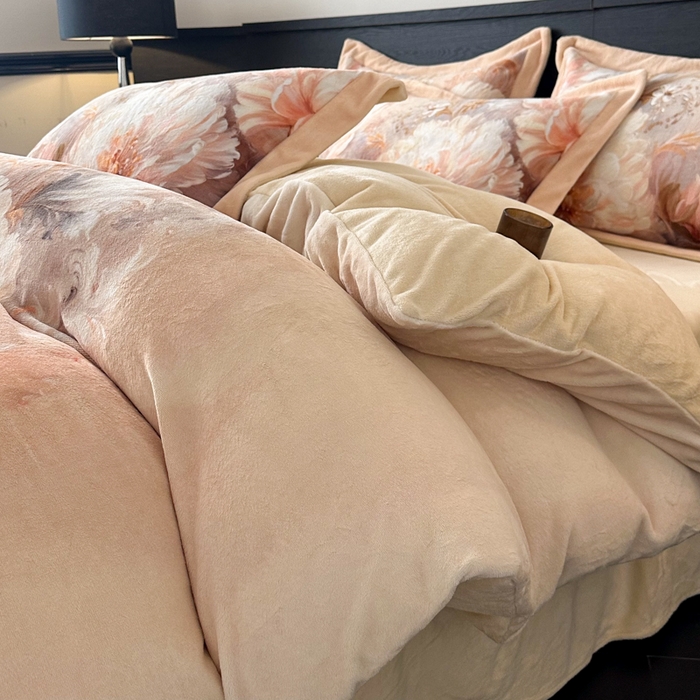 91家纺网 家纺一手货源 找家纺 （总）诺梵家纺 2025新款暗合大版数码印花四件套