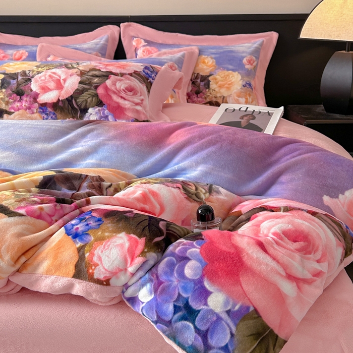 91家纺网 家纺一手货源 找家纺 诺梵家纺 2025新款暗合大版数码印花四件套 沐花池