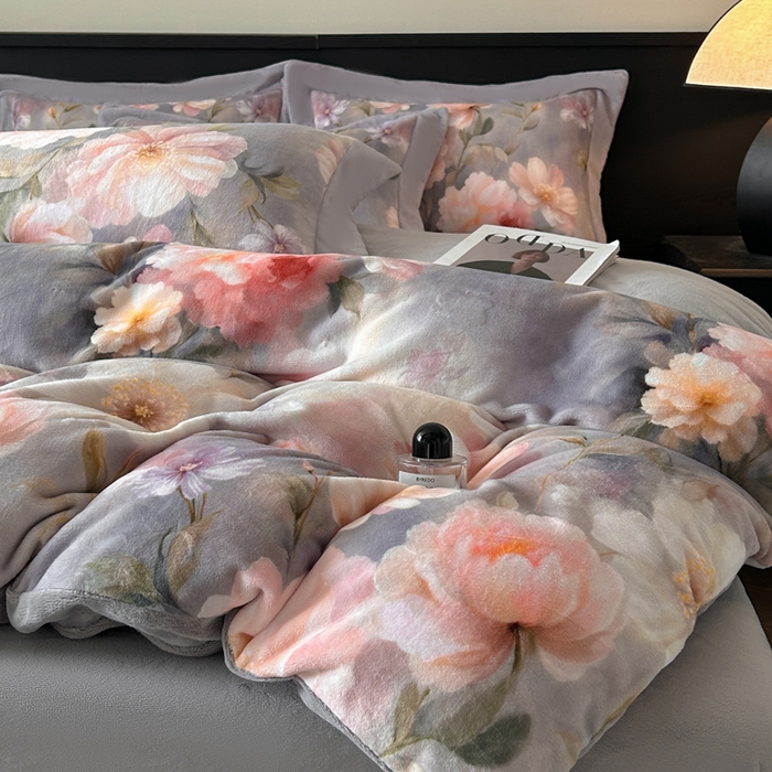 91家纺网 家纺一手货源 找家纺 诺梵家纺 2025新款暗合大版数码印花四件套 醉花季