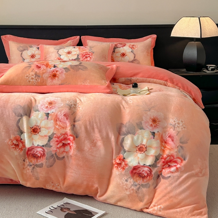 91家纺网 家纺一手货源 找家纺 诺梵家纺 2025新款暗合大版数码印花四件套 念花溪