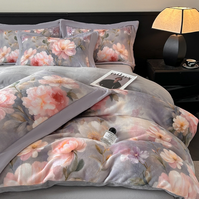 91家纺网 家纺一手货源 找家纺 诺梵家纺 2025新款暗合大版数码印花四件套 醉花季