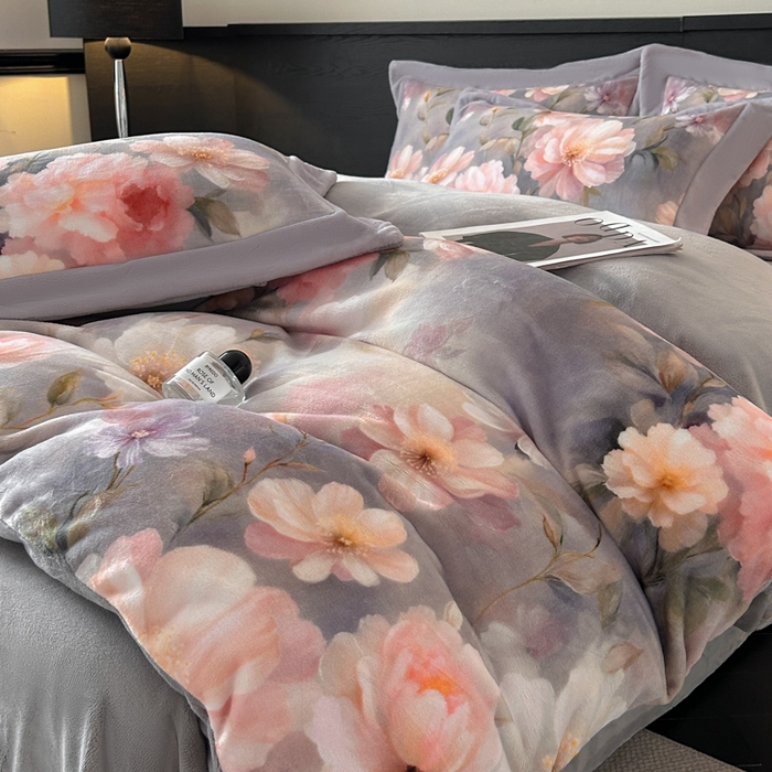 91家纺网 家纺一手货源 找家纺 诺梵家纺 2025新款暗合大版数码印花四件套 醉花季