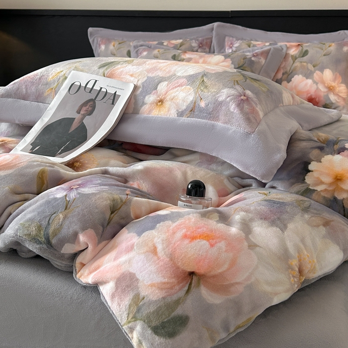 91家纺网 家纺一手货源 找家纺 诺梵家纺 2025新款暗合大版数码印花四件套 醉花季