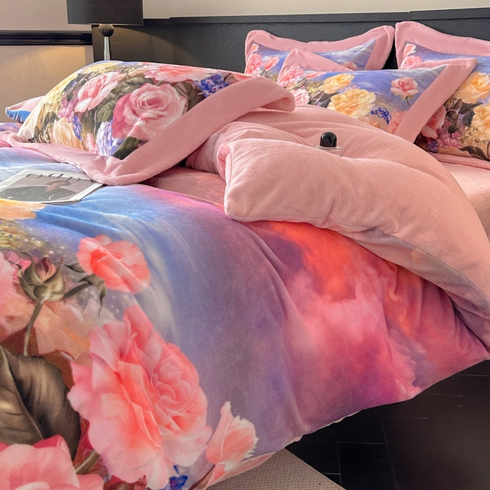 91家纺网 家纺一手货源 找家纺 诺梵家纺 2025新款暗合大版数码印花四件套 沐花池