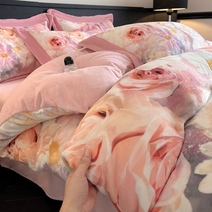 91家纺网 家纺一手货源 找家纺 诺梵家纺 2025新款暗合大版数码印花四件套 梦花坞