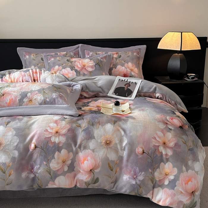 91家纺网 家纺一手货源 找家纺 诺梵家纺 2025新款暗合大版数码印花四件套 醉花季