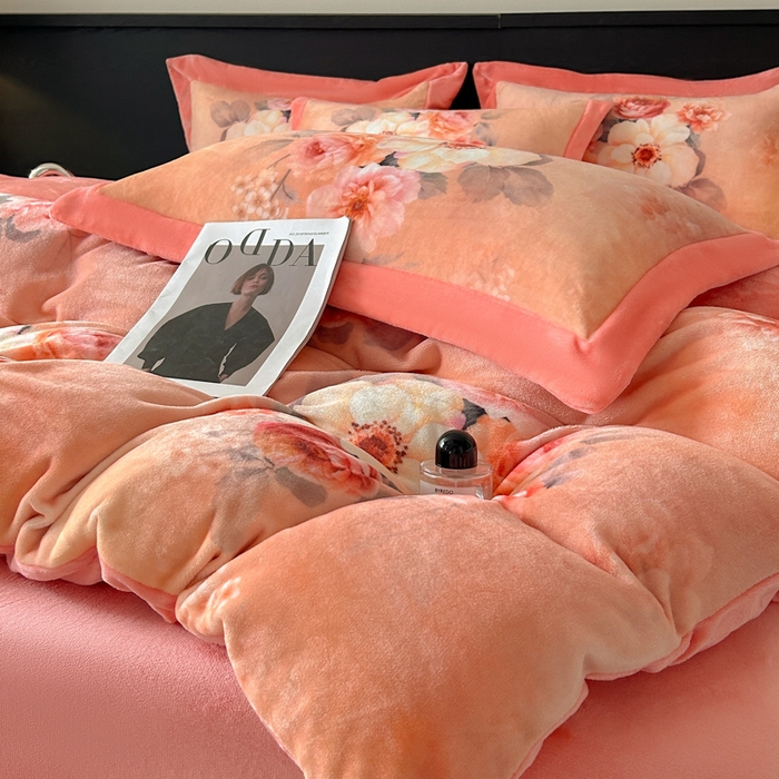 91家纺网 家纺一手货源 找家纺 诺梵家纺 2025新款暗合大版数码印花四件套 念花溪