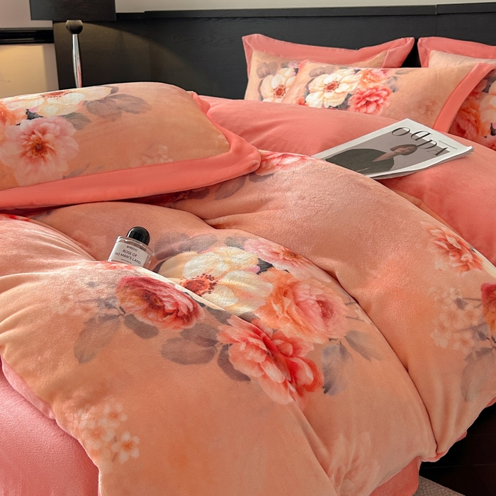 91家纺网 家纺一手货源 找家纺 诺梵家纺 2025新款暗合大版数码印花四件套 念花溪