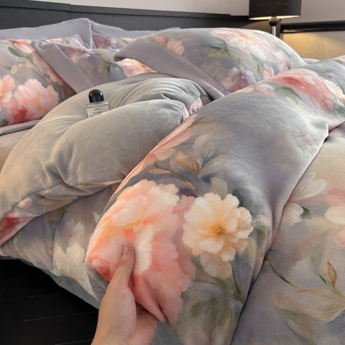 91家纺网 家纺一手货源 找家纺 诺梵家纺 2025新款暗合大版数码印花四件套 醉花季