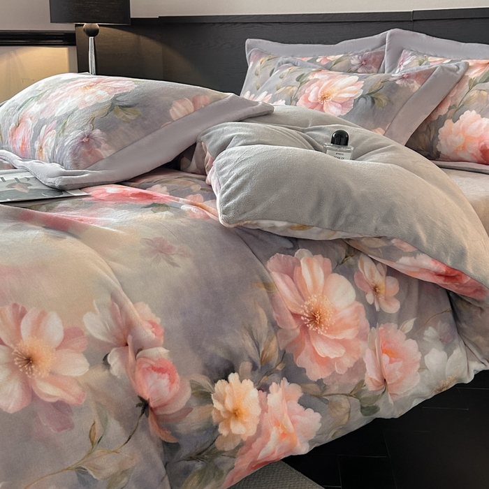 91家纺网 家纺一手货源 找家纺 诺梵家纺 2025新款暗合大版数码印花四件套 醉花季