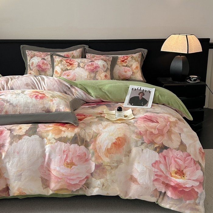 91家纺网 家纺一手货源 找家纺 诺梵家纺 2025新款暗合大版数码印花四件套 疏影