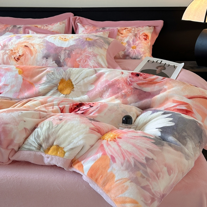 91家纺网 家纺一手货源 找家纺 诺梵家纺 2025新款暗合大版数码印花四件套 梦花坞