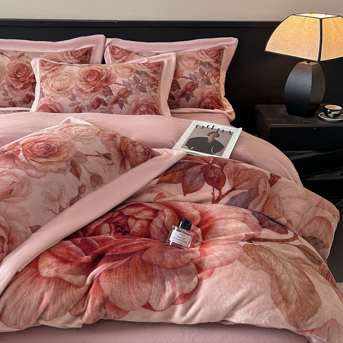 91家纺网 家纺一手货源 找家纺 诺梵家纺 2025新款暗合大版数码印花四件套 秋芜眠