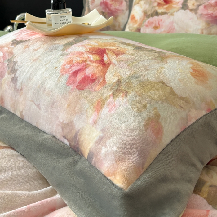 91家纺网 家纺一手货源 找家纺 诺梵家纺 2025新款暗合大版数码印花四件套 疏影