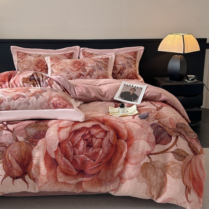 91家纺网 家纺一手货源 找家纺 诺梵家纺 2025新款暗合大版数码印花四件套 秋芜眠