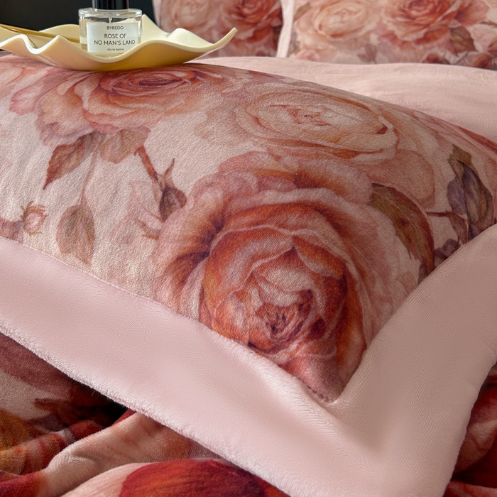 91家纺网 家纺一手货源 找家纺 诺梵家纺 2025新款暗合大版数码印花四件套 秋芜眠