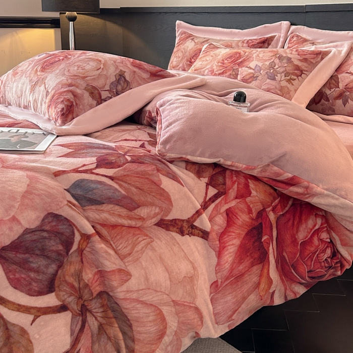 91家纺网 家纺一手货源 找家纺 诺梵家纺 2025新款暗合大版数码印花四件套 秋芜眠