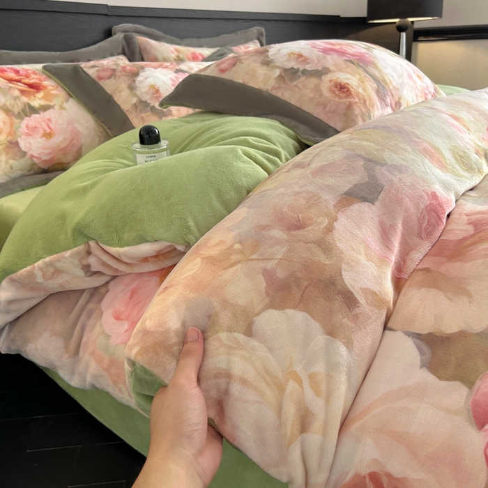 91家纺网 家纺一手货源 找家纺 诺梵家纺 2025新款暗合大版数码印花四件套 疏影