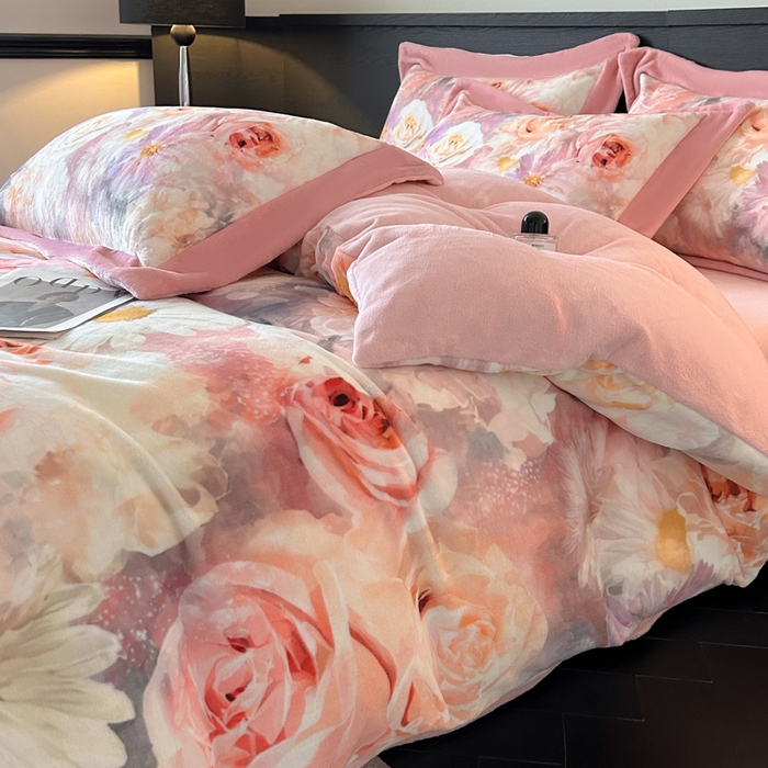 91家纺网 家纺一手货源 找家纺 诺梵家纺 2025新款暗合大版数码印花四件套 梦花坞