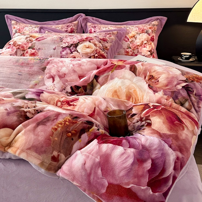 91家纺网 家纺一手货源 找家纺 诺梵家纺 2025新款暗合大版数码印花四件套 画春山-紫