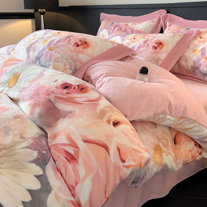 91家纺网 家纺一手货源 找家纺 诺梵家纺 2025新款暗合大版数码印花四件套 梦花坞