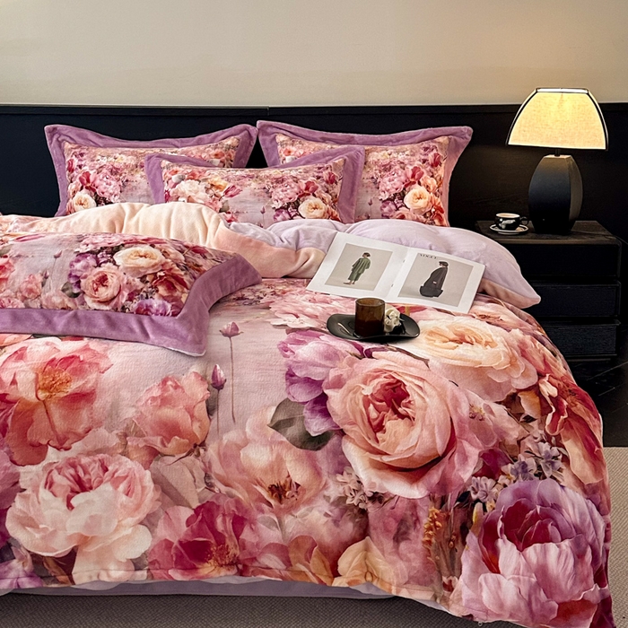 91家纺网 家纺一手货源 找家纺 诺梵家纺 2025新款暗合大版数码印花四件套 画春山-紫