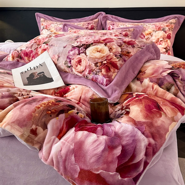 91家纺网 家纺一手货源 找家纺 诺梵家纺 2025新款暗合大版数码印花四件套 画春山-紫