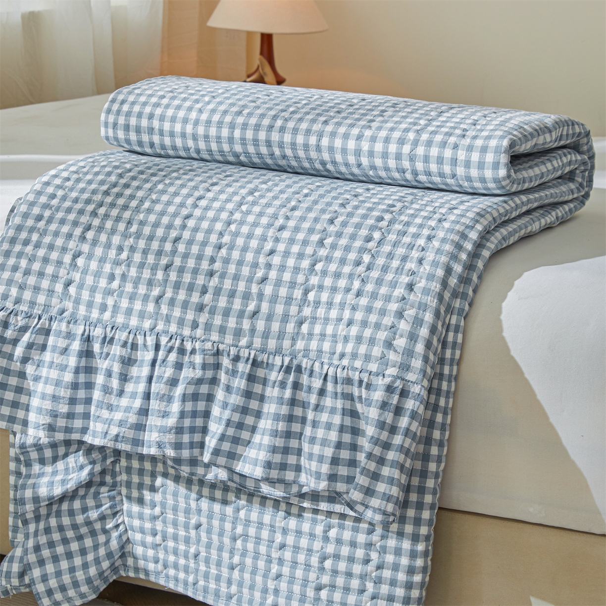 91家纺网 家纺一手货源 找家纺 珂博家纺 2025新款韩版花边纯棉全棉水洗棉色织床盖三件套单枕套 浅蓝小格