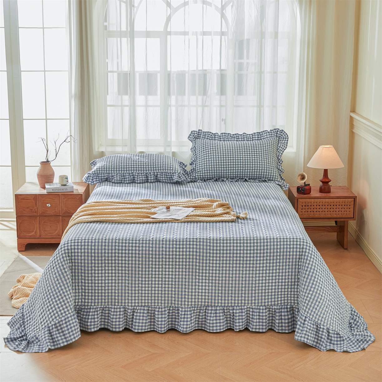 91家纺网 家纺一手货源 找家纺 珂博家纺 2025新款韩版花边纯棉全棉水洗棉色织床盖三件套单枕套 浅蓝小格