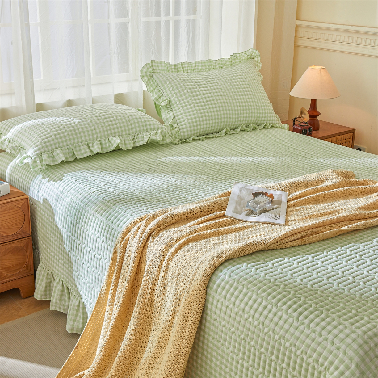 91家纺网 家纺一手货源 找家纺 珂博家纺 2025新款韩版花边纯棉全棉水洗棉色织床盖三件套单枕套 果绿小格