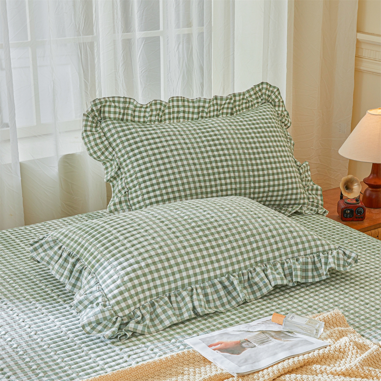 91家纺网 家纺一手货源 找家纺 珂博家纺 2025新款韩版花边纯棉全棉水洗棉色织床盖三件套单枕套 绿咖小格