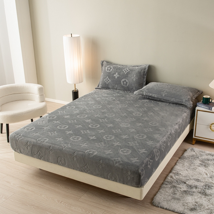 91家纺网 家纺一手货源 找家纺 给笠 2025新款200克剪花五叶草爱维牛奶绒床笠 雅士灰