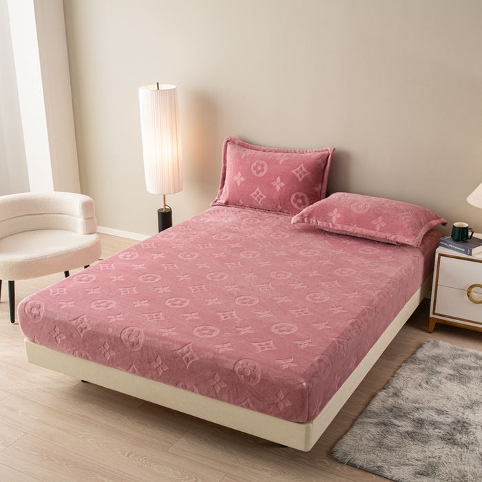 91家纺网 家纺一手货源 找家纺 给笠 2025新款200克剪花五叶草爱维牛奶绒床笠 豆沙