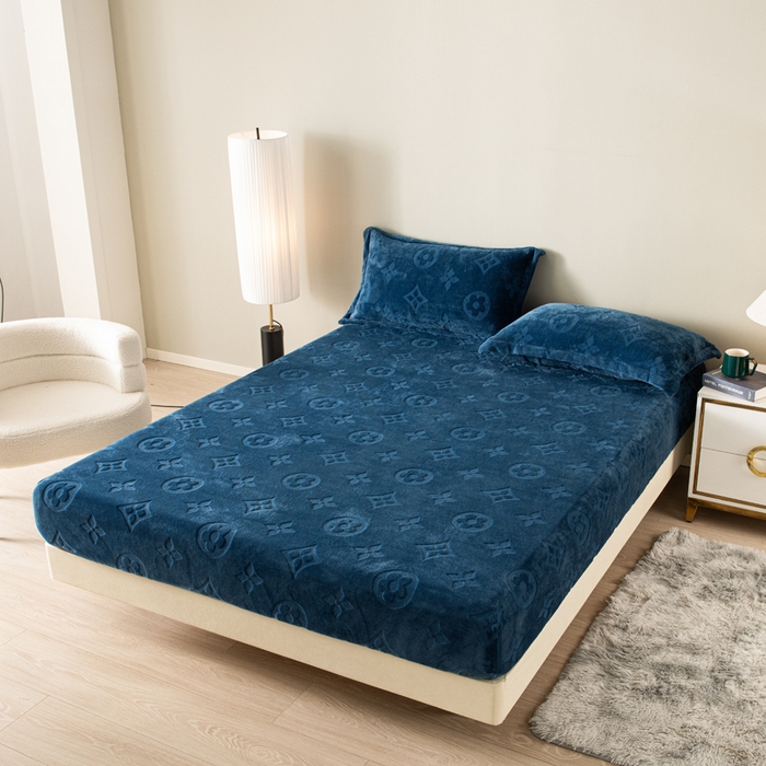 91家纺网 家纺一手货源 找家纺 给笠 2025新款200克剪花五叶草爱维牛奶绒床笠 宝石蓝