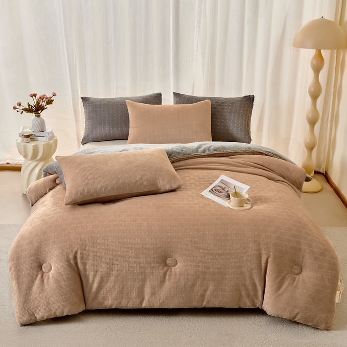 91家纺网 家纺一手货源 找家纺 栩裕纺织 2026新款华夫格牛奶绒北极绒冬被被子被芯 棕色