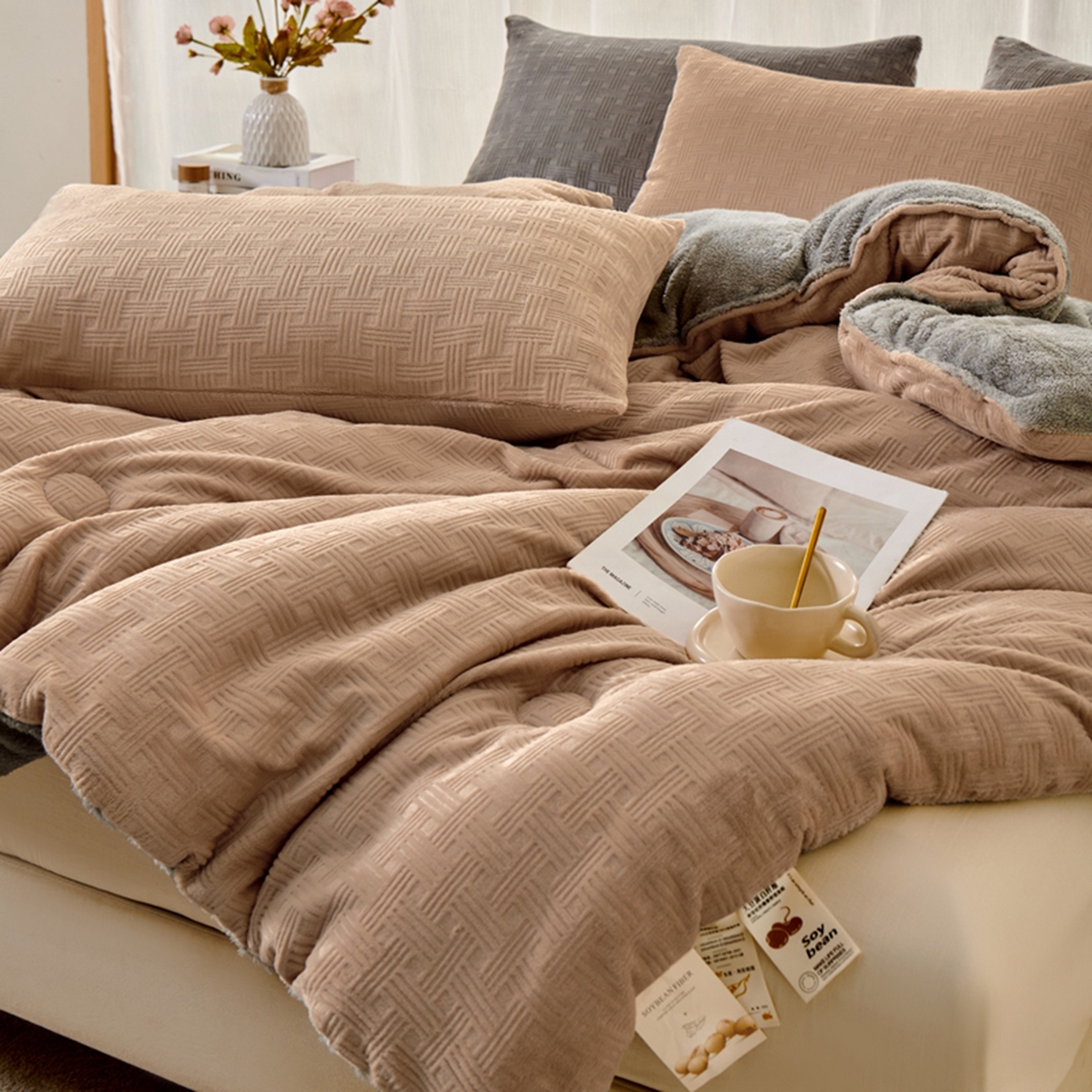 91家纺网 家纺一手货源 找家纺 栩裕纺织 2026新款华夫格牛奶绒北极绒冬被被子被芯 棕色