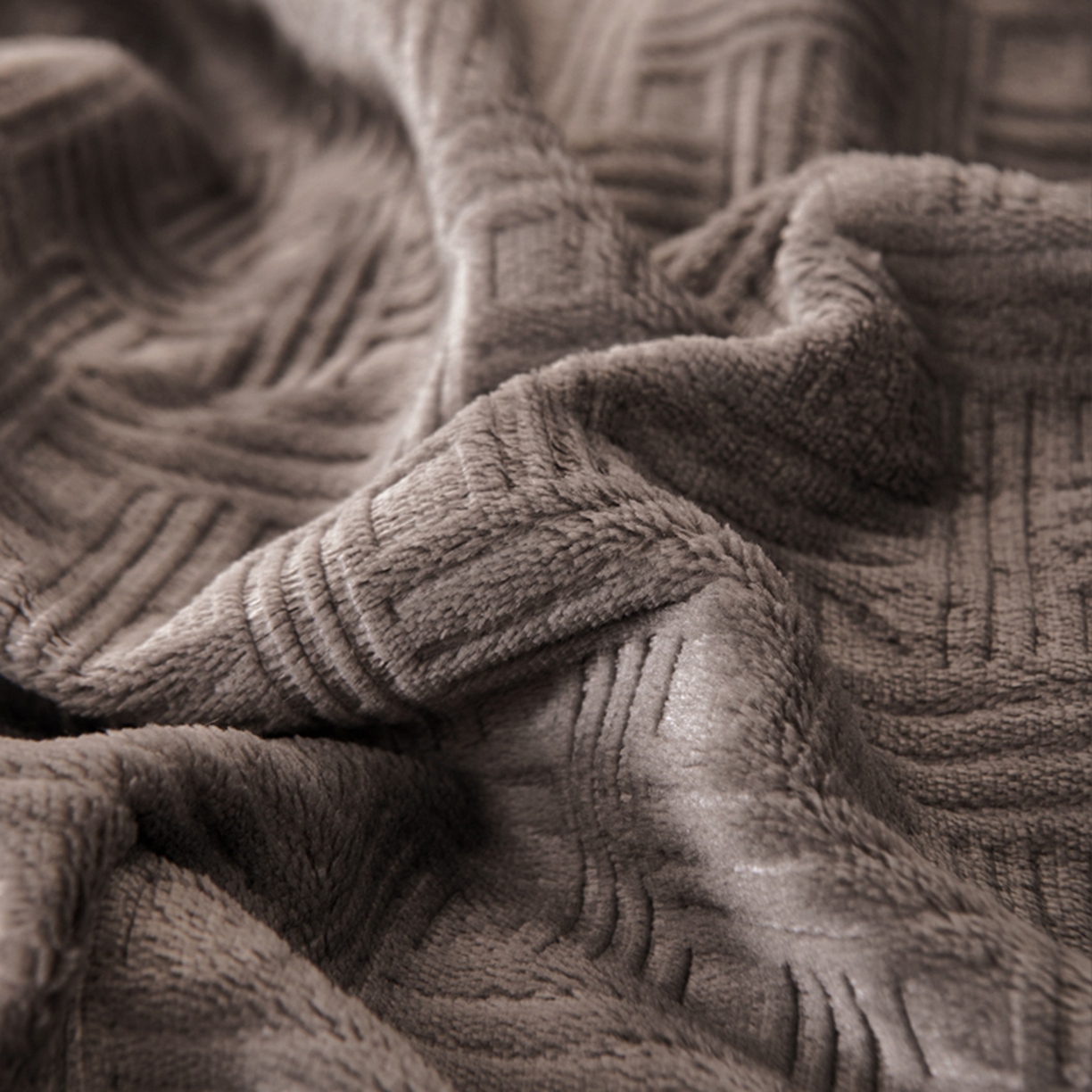 91家纺网 家纺一手货源 找家纺 栩裕纺织 2025新款华夫格牛奶绒北极绒冬被被子被芯 灰色