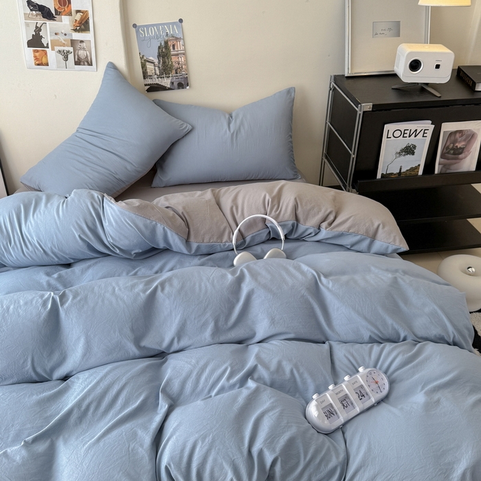 91家纺网 家纺一手货源 找家纺 桔禾家纺 2025新款ins风纯色水洗棉四件套双拼水洗棉学生三件套四件套 宾利蓝浅灰