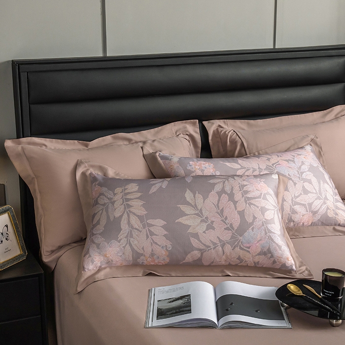 91家纺网 家纺一手货源 找家纺 栩裕纺织 2025新款艾康阳绒数码印花四件套 洛佩兹-粉