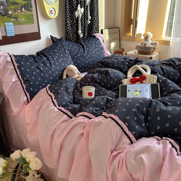 91家纺网 家纺一手货源 找家纺 阿曼达 2025新款韩系法式慵懒氛围感印花泡芙花边四件套（专版花型） 樱花泡芙-宅妹粉