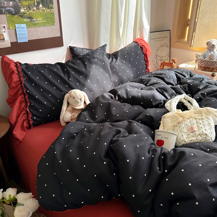 91家纺网 家纺一手货源 找家纺 阿曼达 2025新款韩系法式慵懒氛围感印花泡芙花边四件套（专版花型） 樱花泡芙-黑